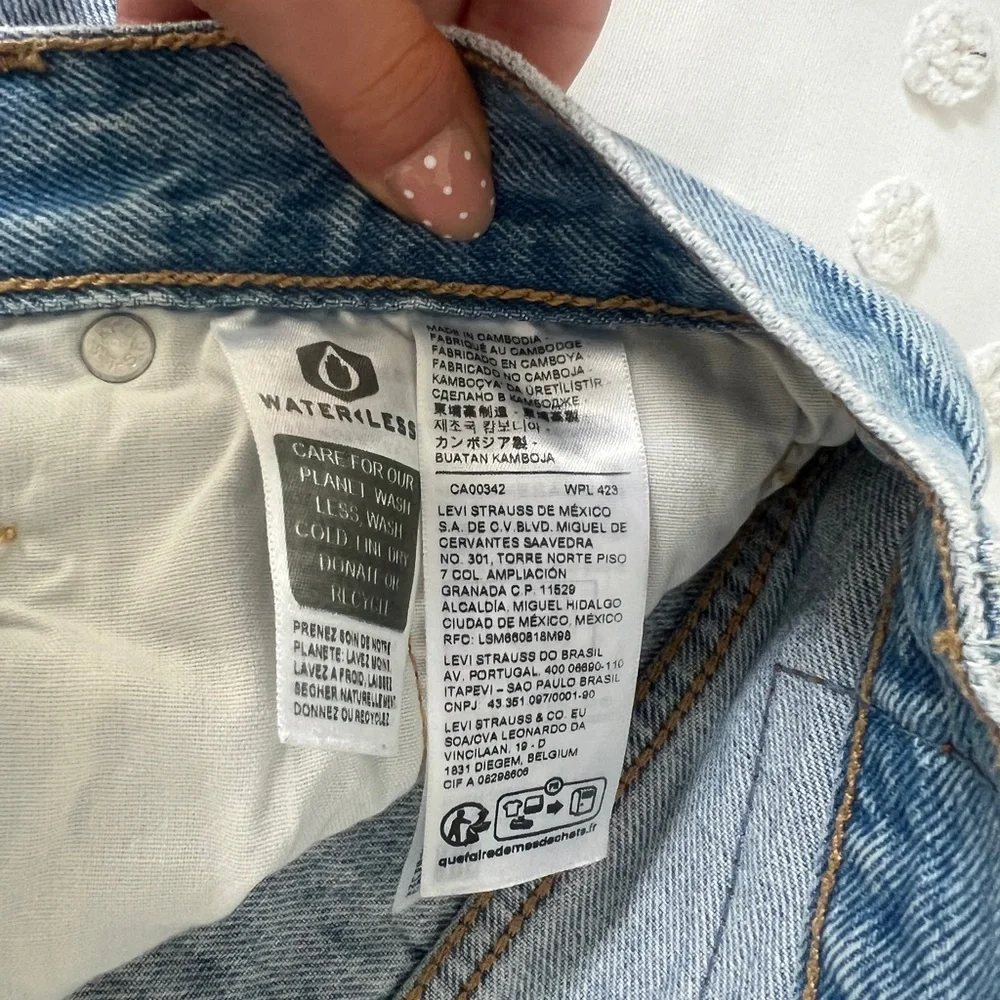 Levi's Classic 501 Denim Shorts - Picture 4 of 4